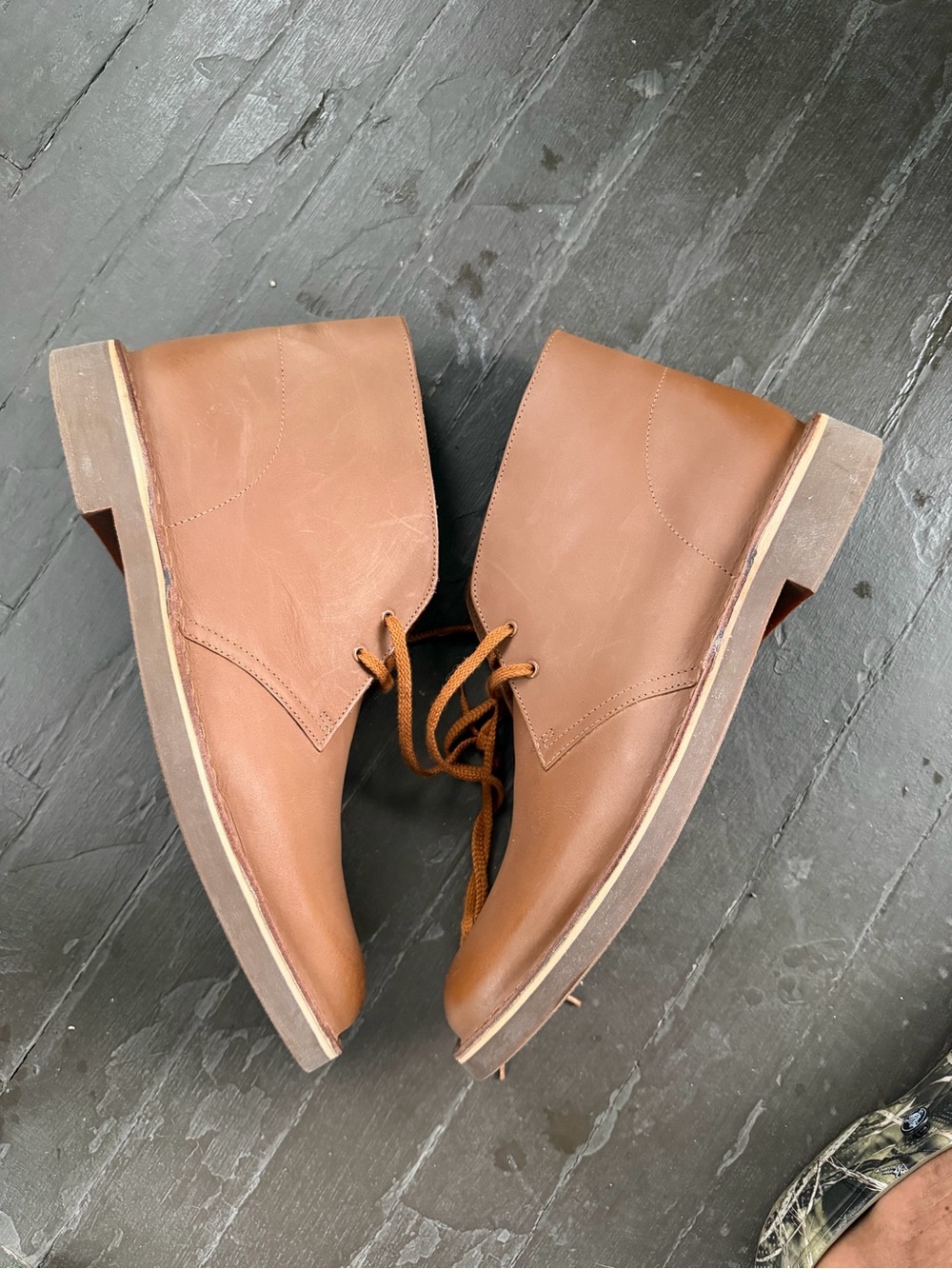 Clarks Men's Tan Leather Chukka Boots
